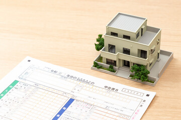 屋根塗装で使える補助金とは？奈良県大和高田市のLe-Homuが解説 |現場社長の塗装店 株式会社 Le-Homu（リーホーム）